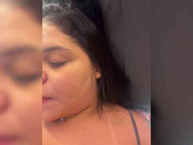 Sarah2Colliins webcam