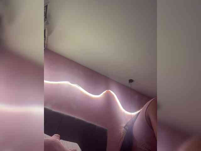 Sarah2Colliins webcam