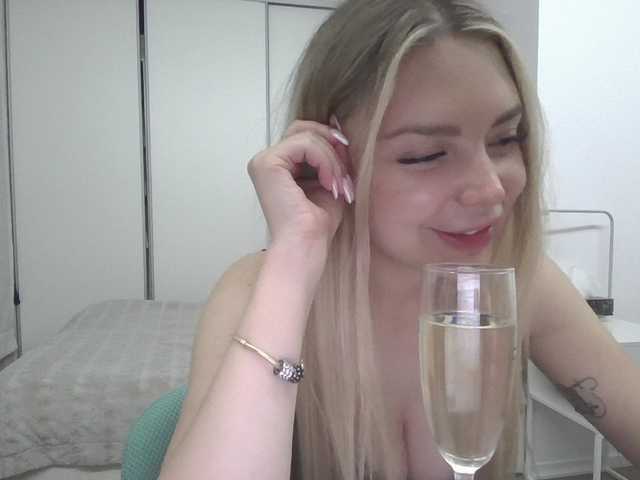 Blondie8853