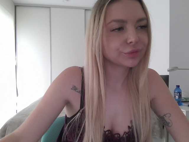 Blondie8853's BongaCams show and profile