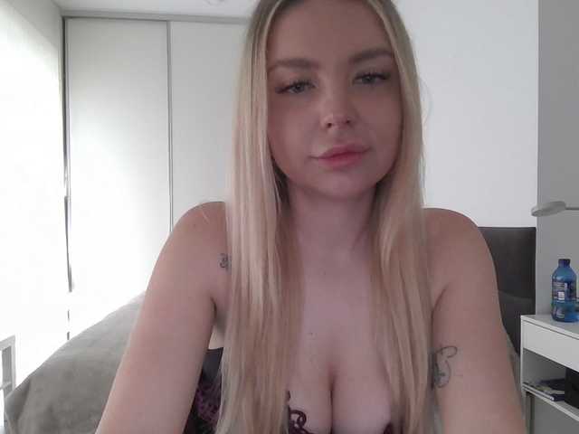 Blondie8853's BongaCams show and profile