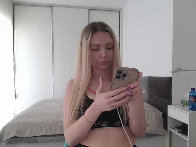 Blondie8853's BongaCams show and profile