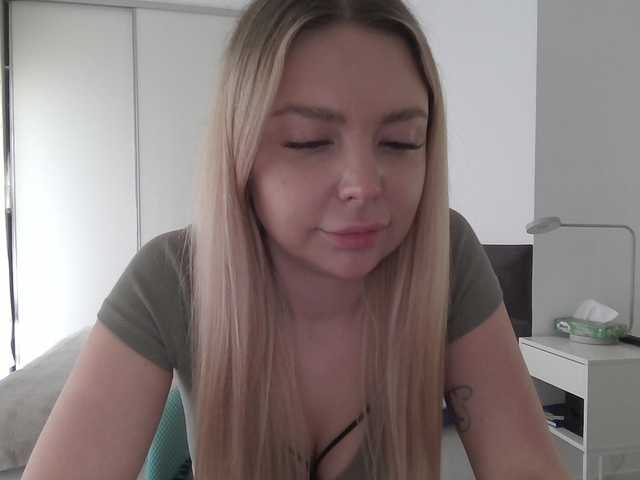 Blondie8853's BongaCams show and profile