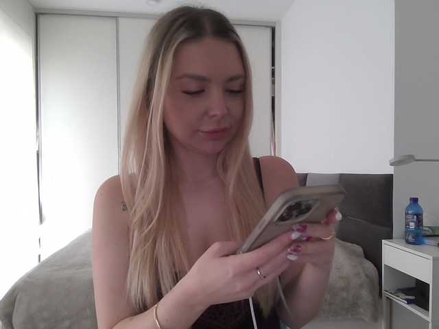 Blondie8853's BongaCams show and profile