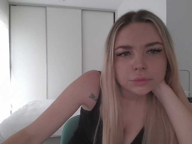 blondie8853 cam belle