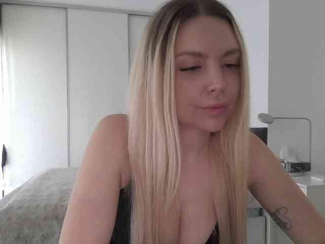 pinkpanther8899 webcam