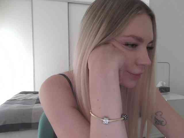 pinkpanther8899 webcam