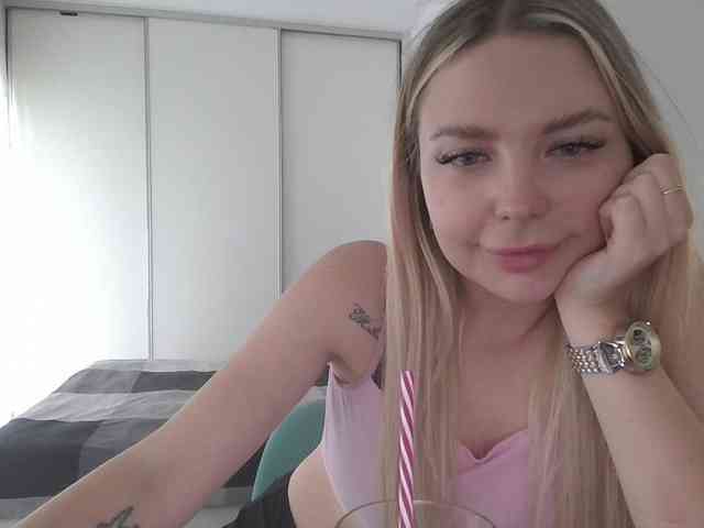 pinkpanther8899 webcam