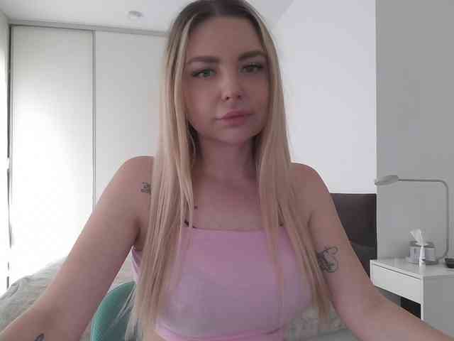 pinkpanther8899 webcam
