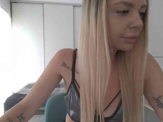 pinkpanther8899 webcam