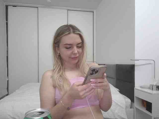 pinkpanther8899 webcam