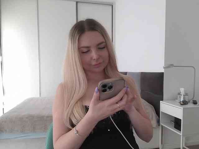 live chat room Blondie8853