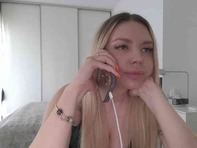 Blondie8853