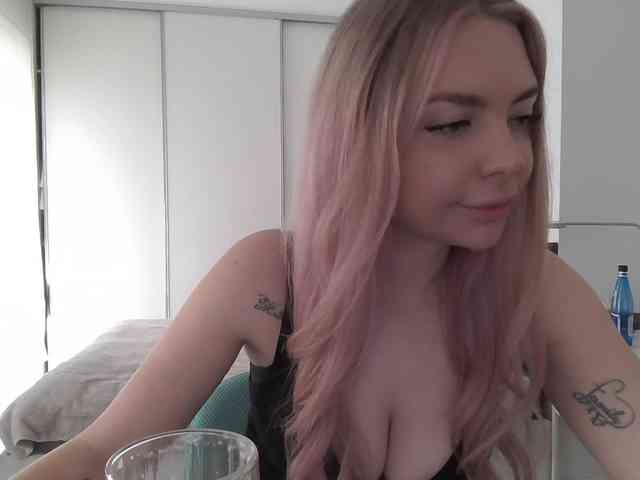 pinkpanther8899 webcam