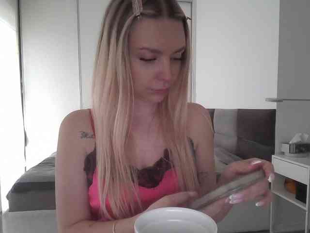 pinkpanther8899 webcam