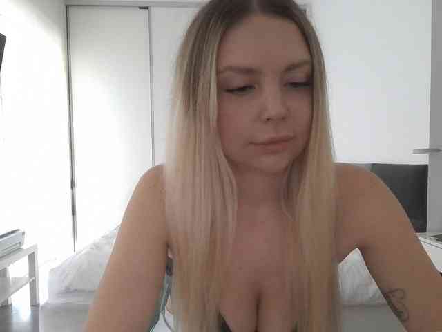 pinkpanther8899 webcam