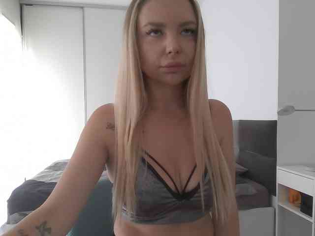 pinkpanther8899 webcam