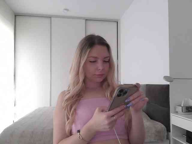 pinkpanther8899 webcam