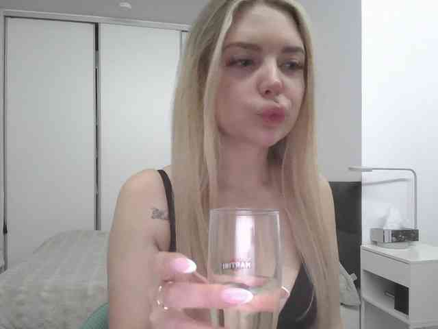 pinkpanther8899 webcam