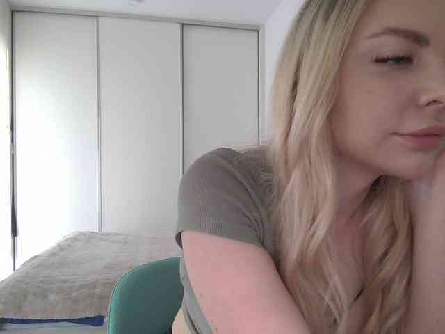 pinkpanther8899 webcam