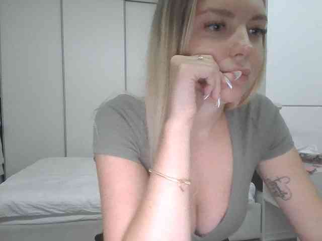 pinkpanther8899 webcam