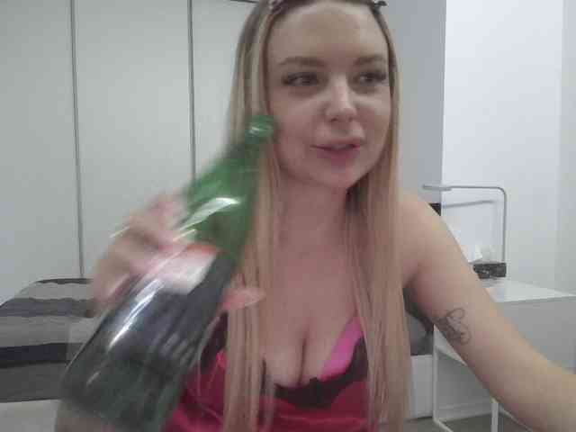 pinkpanther8899 webcam
