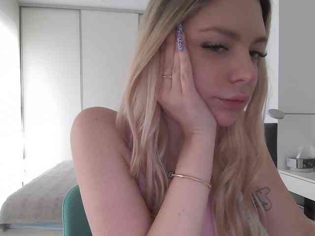 pinkpanther8899 webcam