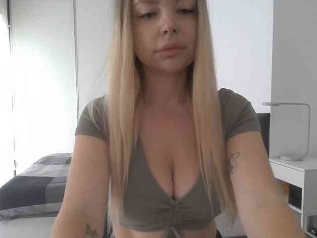 pinkpanther8899 webcam