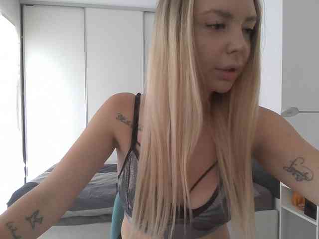 pinkpanther8899 webcam