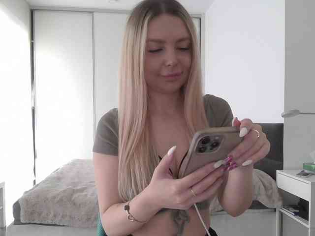 pinkpanther8899 webcam