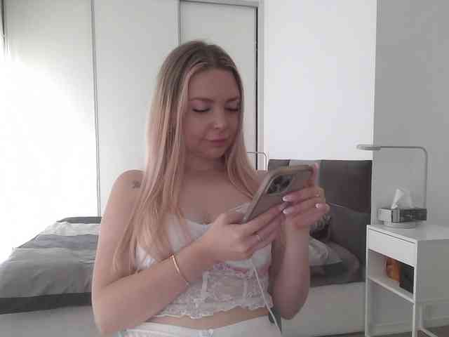 pinkpanther8899 webcam