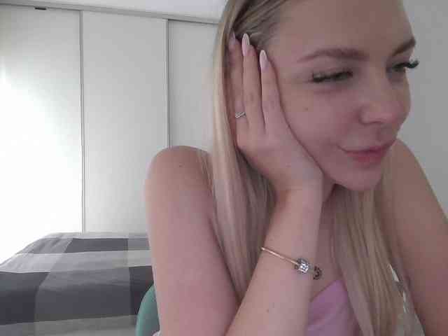 pinkpanther8899 webcam