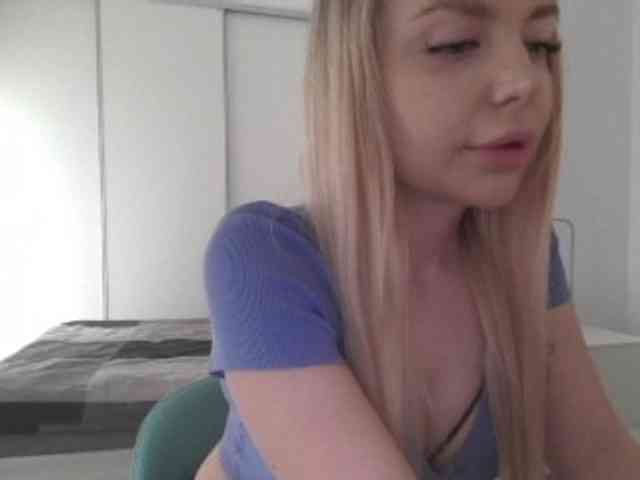pinkpanther8899 webcam