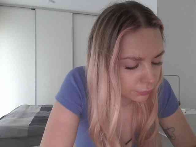 pinkpanther8899 webcam