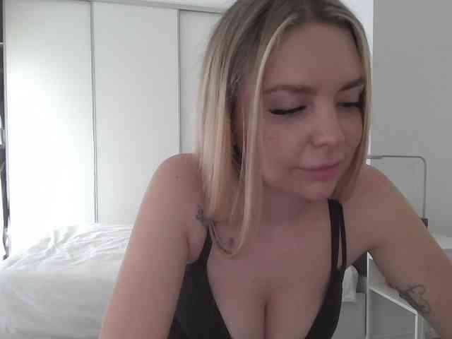 pinkpanther8899 webcam