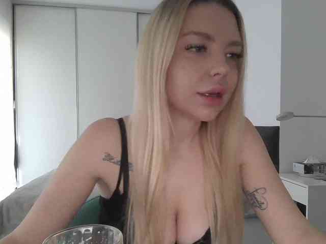 pinkpanther8899 webcam