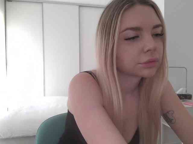 Blondie8853 Sex Cam Show