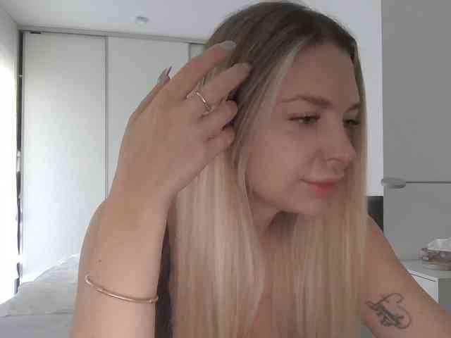 pinkpanther8899 webcam