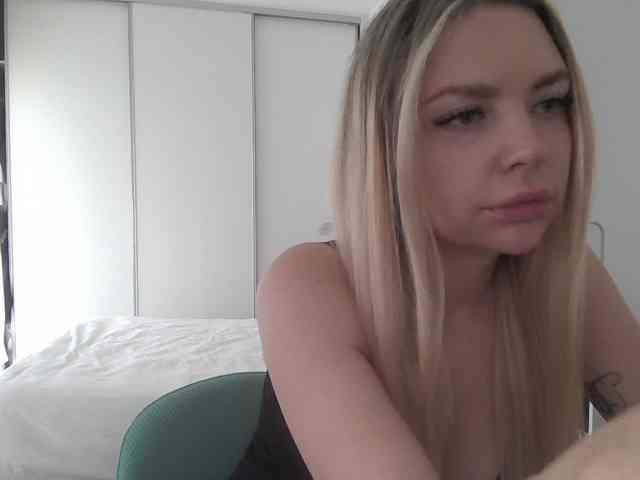 pinkpanther8899 webcam
