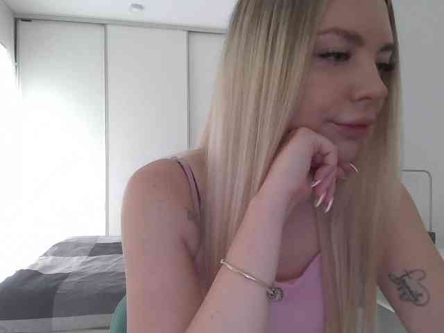 pinkpanther8899 webcam