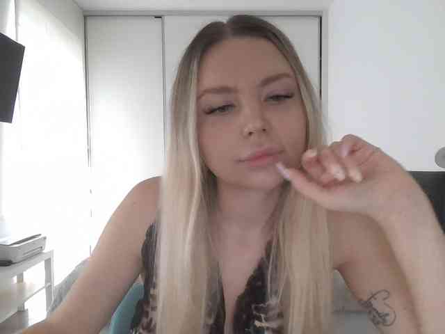 pinkpanther8899 webcam