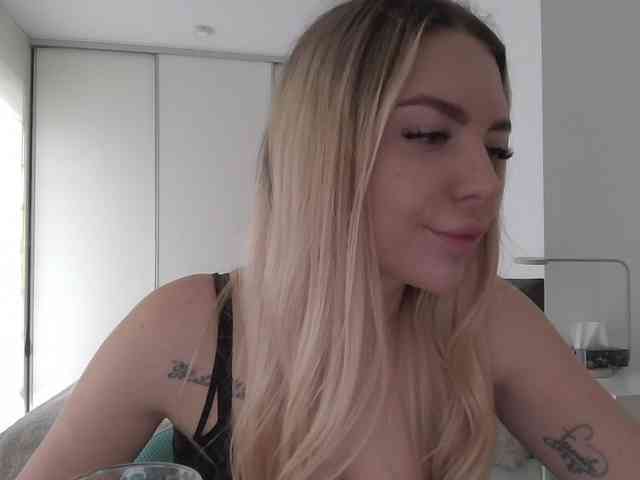 pinkpanther8899 webcam
