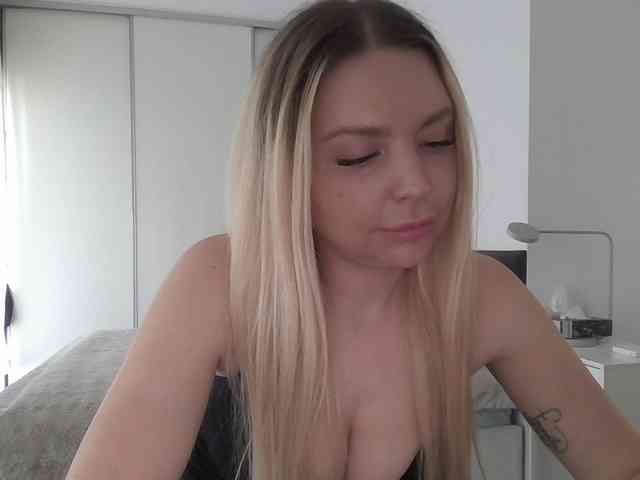 pinkpanther8899 webcam