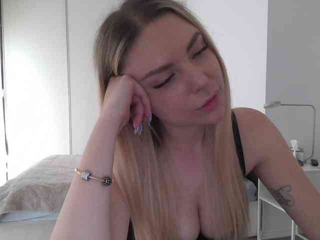 Blondie8853