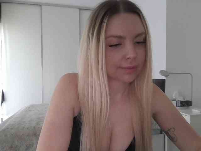 pinkpanther8899 webcam