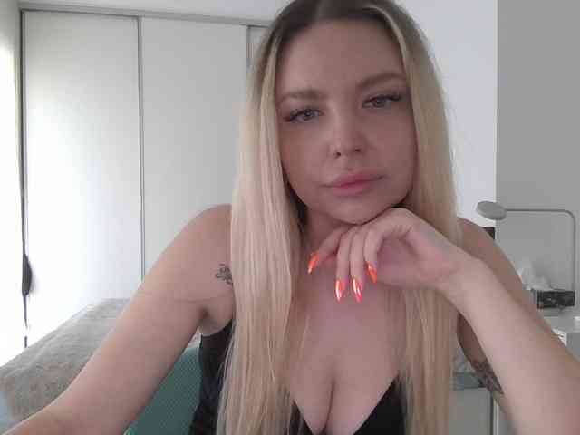 pinkpanther8899 webcam