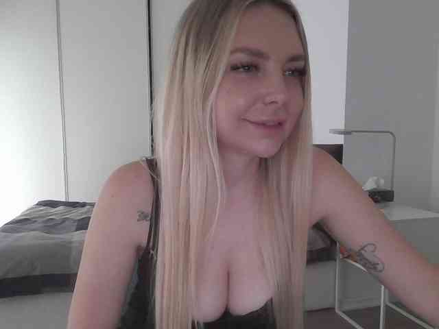 pinkpanther8899 webcam
