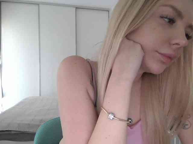 pinkpanther8899 webcam