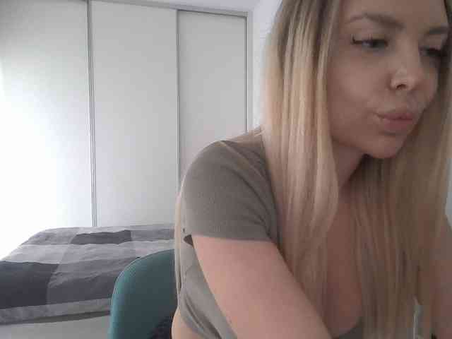 pinkpanther8899 webcam