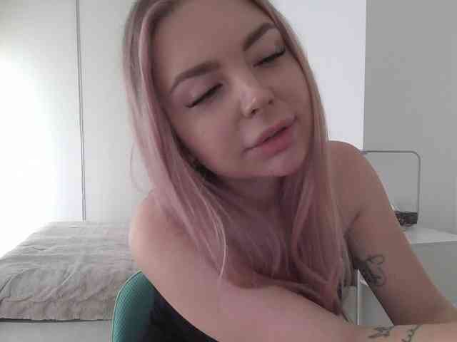 Blondie8853